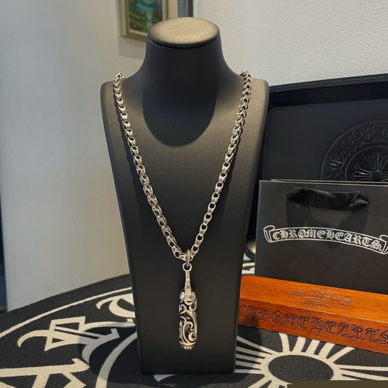 Ch**me He**ts necklaces